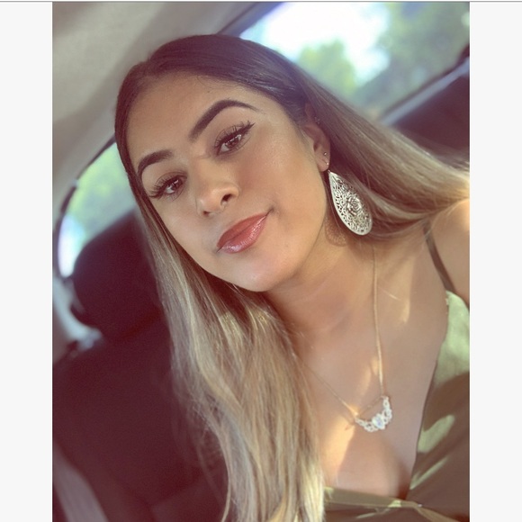 Meet your Posher, Jaqueline - Picture 1 of 1